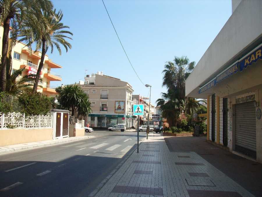 Comercial en La Carihuela de 185m2 1