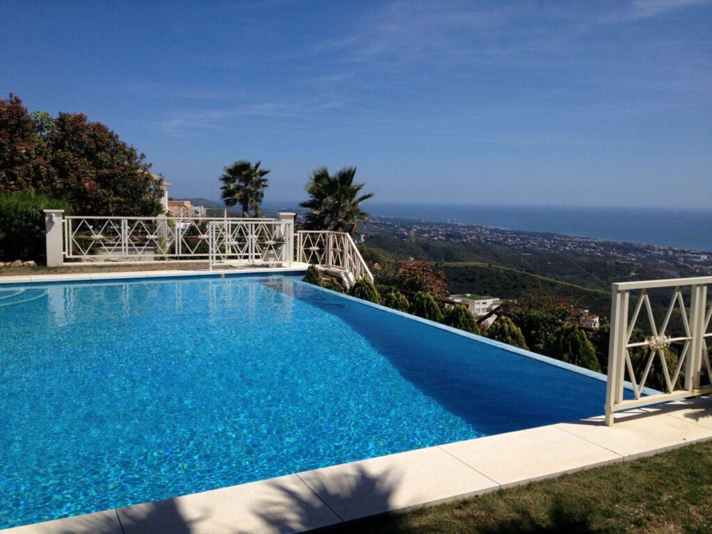 Casa en Altos de los Monteros de 618m2 1