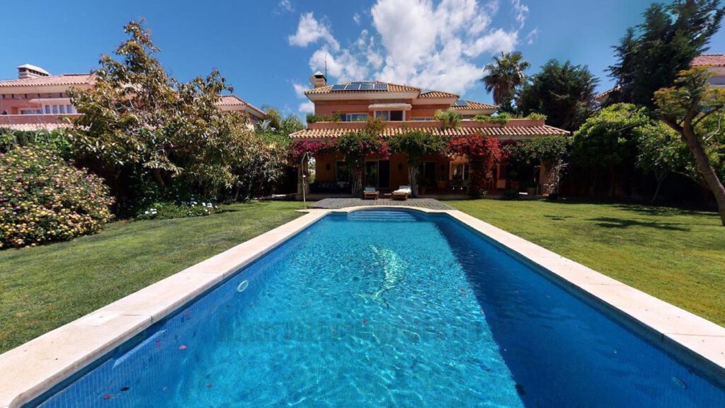 Casa en Nueva Andalucía de 474m2 1