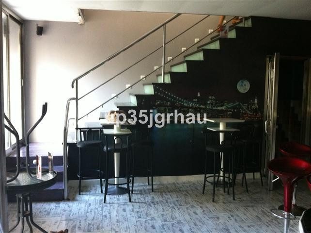 Comercial en Estepona de 145m2 1