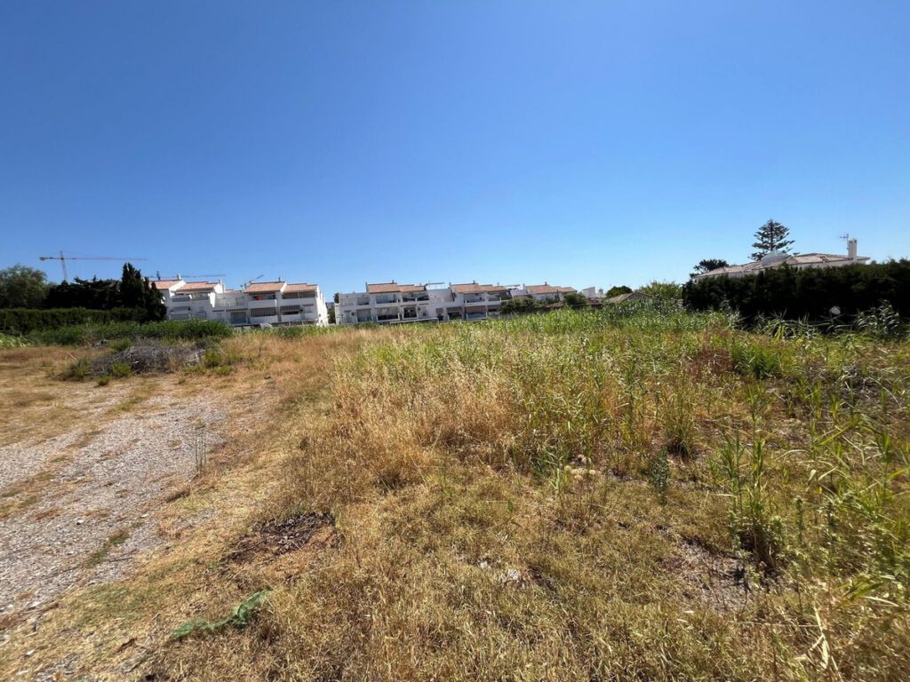 Terreno en Estepona de 838m2 1