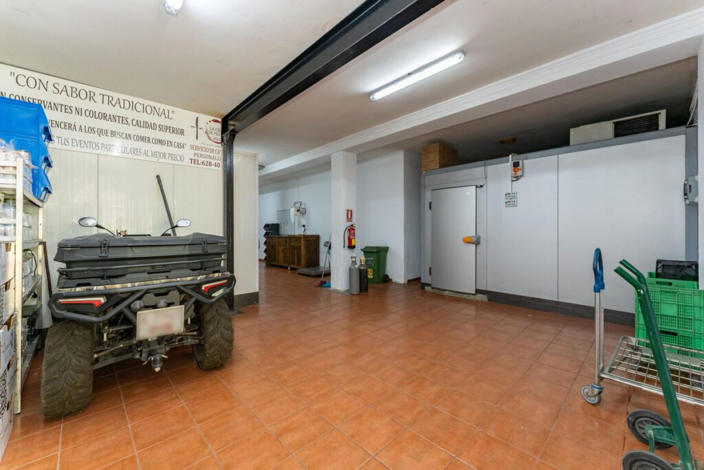 Comercial en Coín de 777m2 1