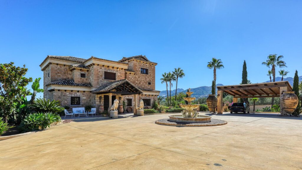 Casa en Alhaurín de la Torre de 659m2 1
