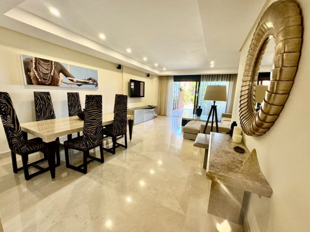Apartamento en Puerto Banús de 212m2 1