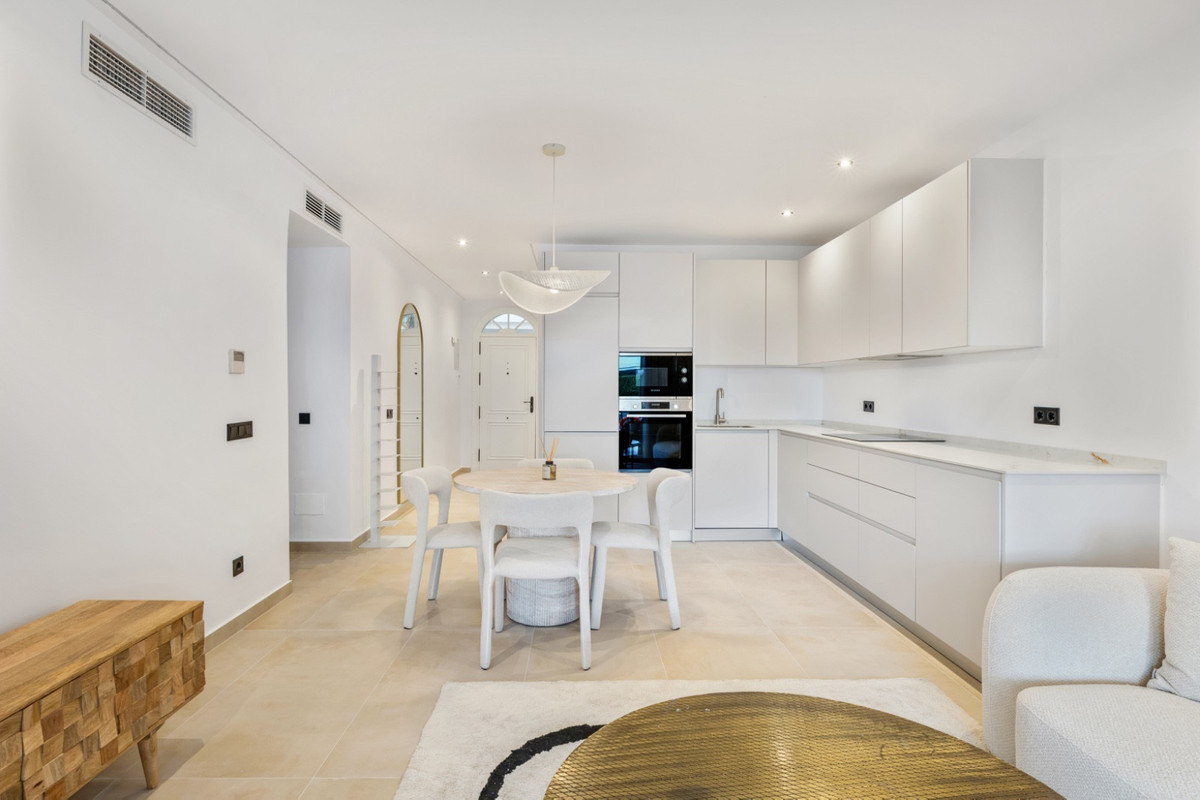 Apartamento en Urb. Marbesa.