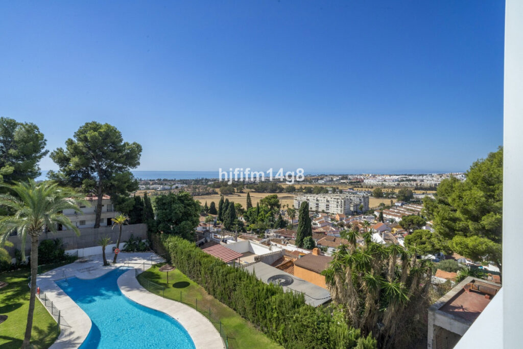 Apartamento en Urb. Marbesa.