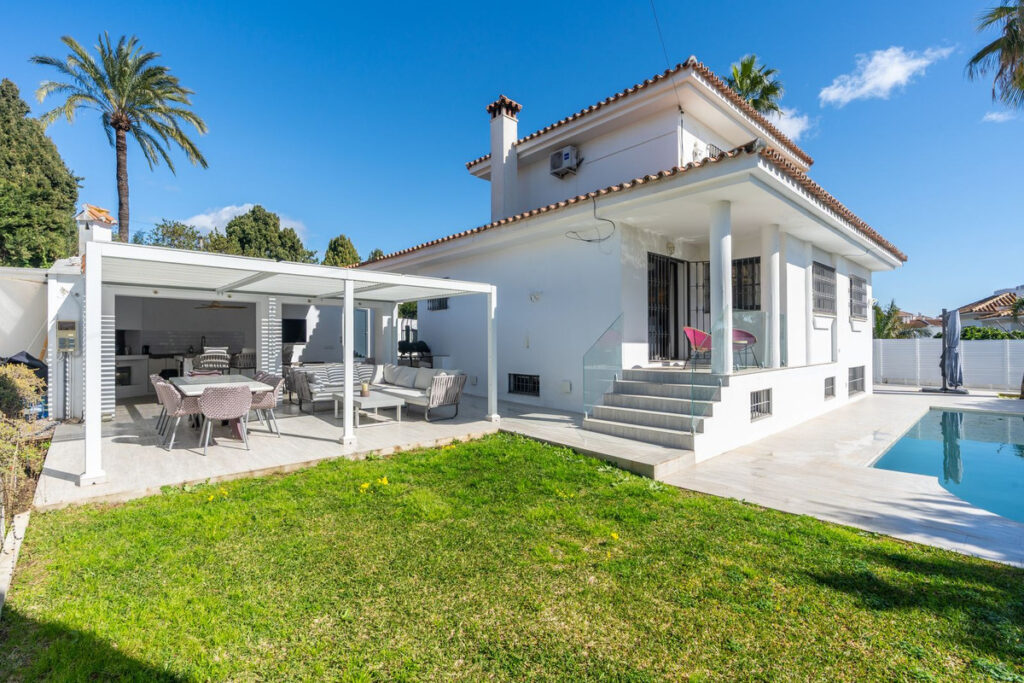 Villa en El Paraíso.