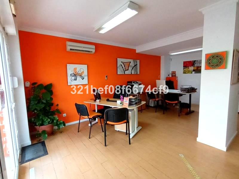 Local comercial en San Luis de Sabinillas.