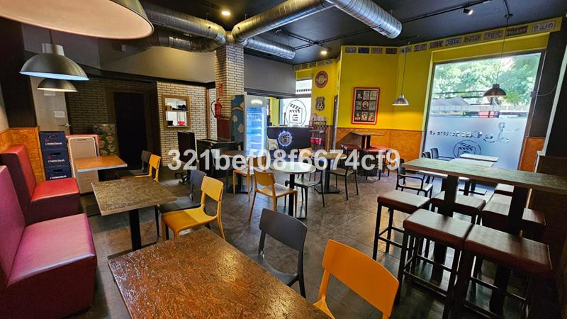 Local comercial en Puerto de Estepona.