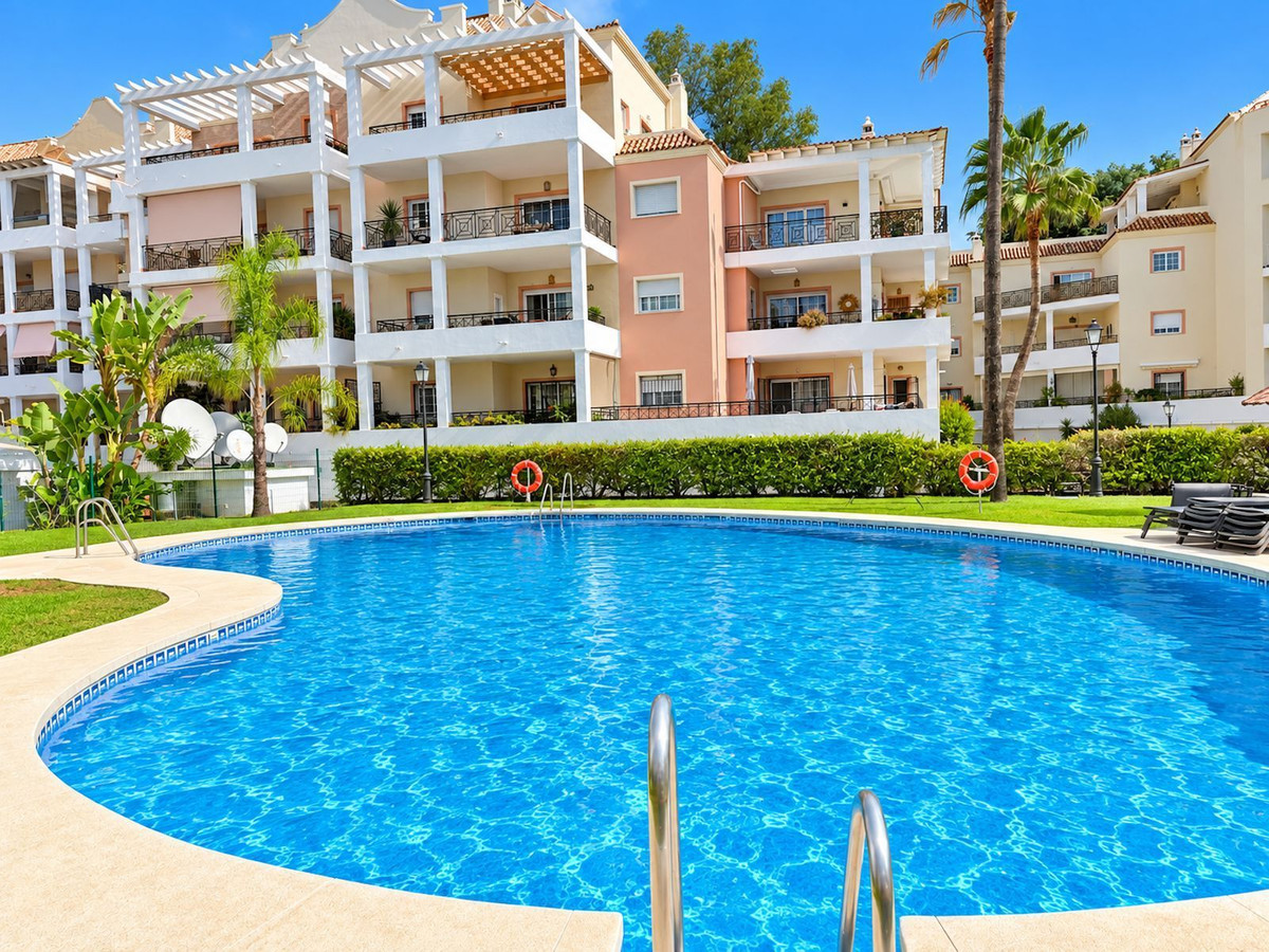 Apartamento en Urb. Marbesa.