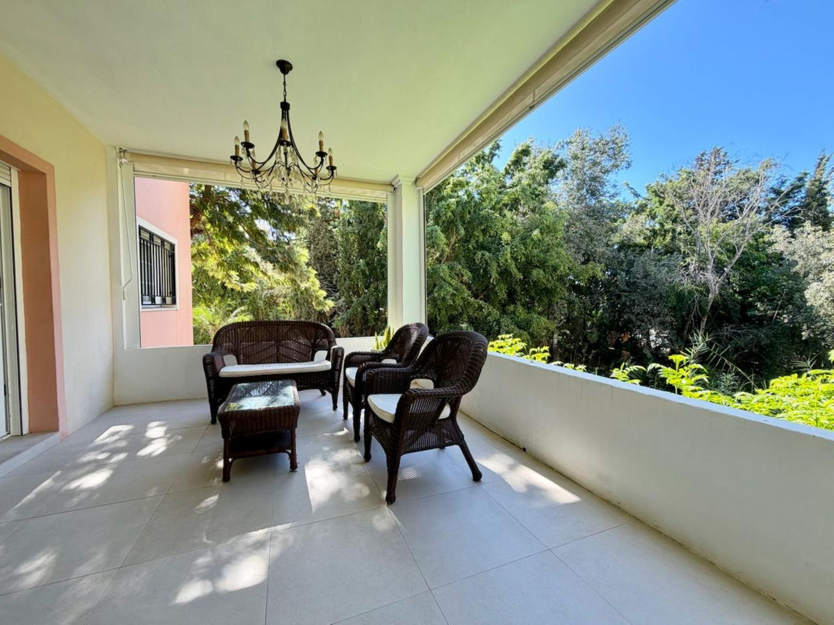 Apartamento en Urb. Marbesa.