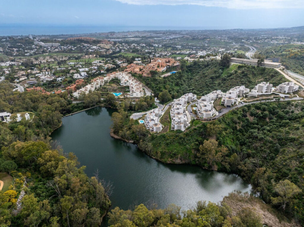 Apartamento en Urb. Marbesa.