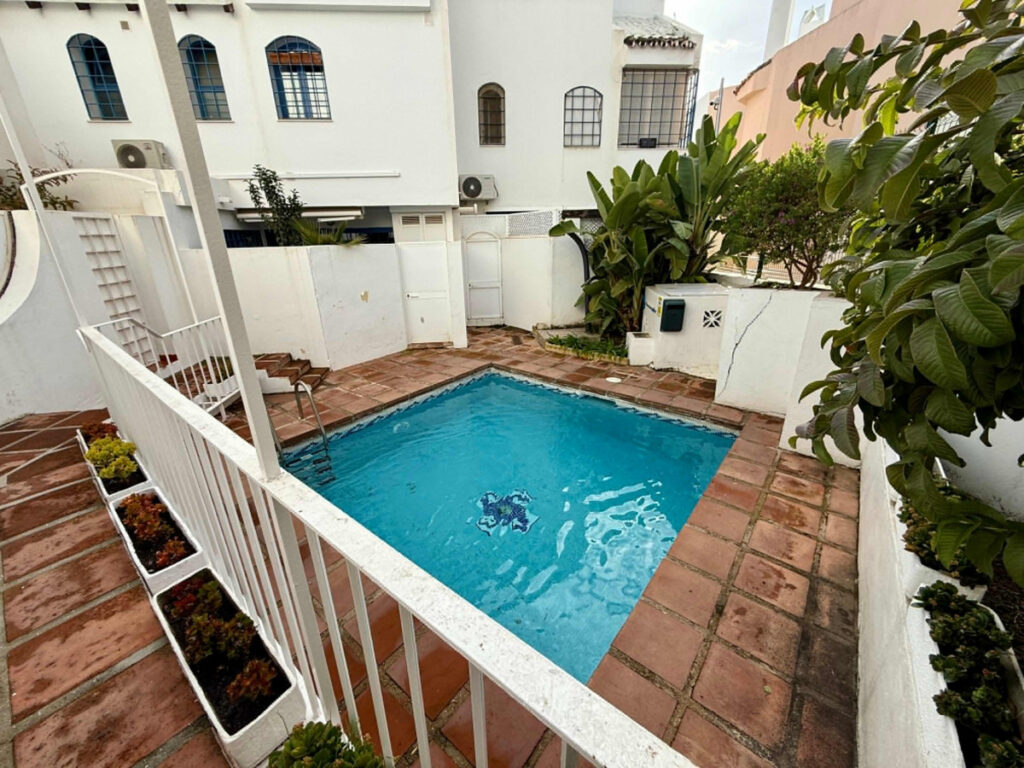 Casa en Urb. Marbesa.