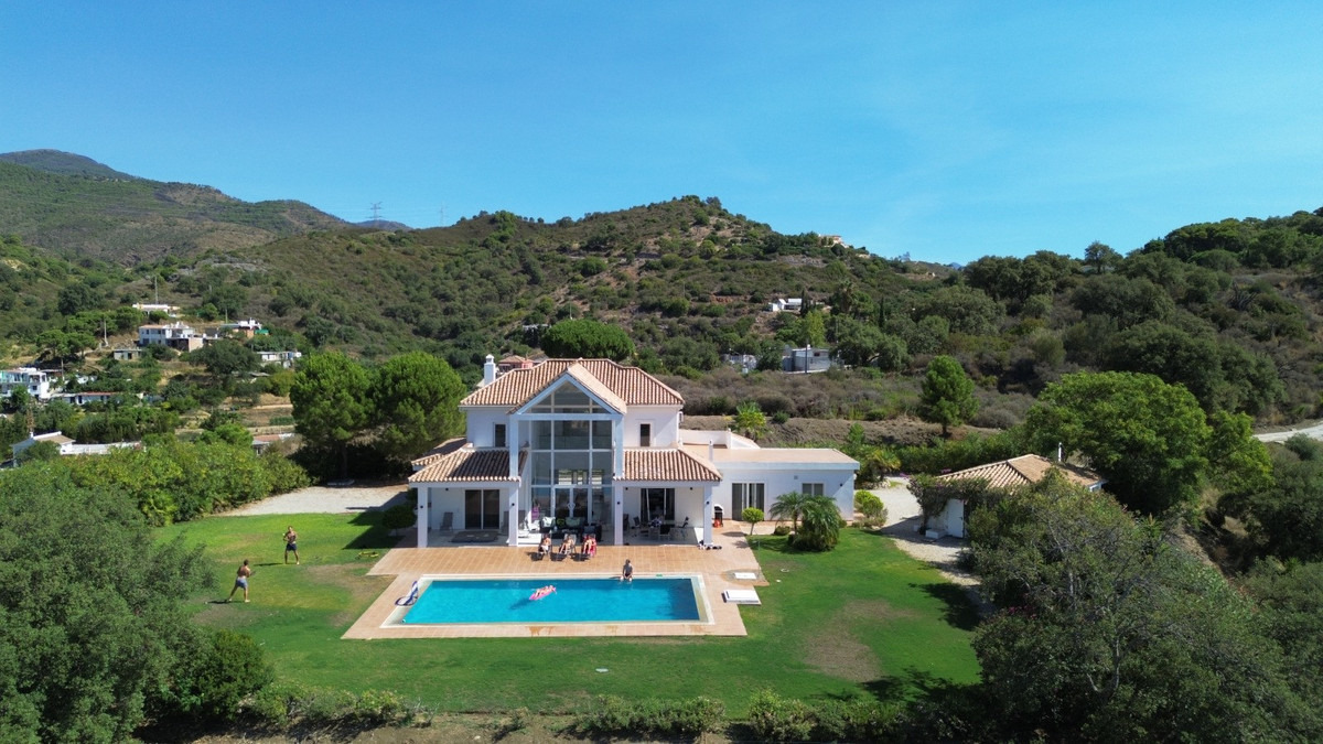 Villa en Altos de Estepona.